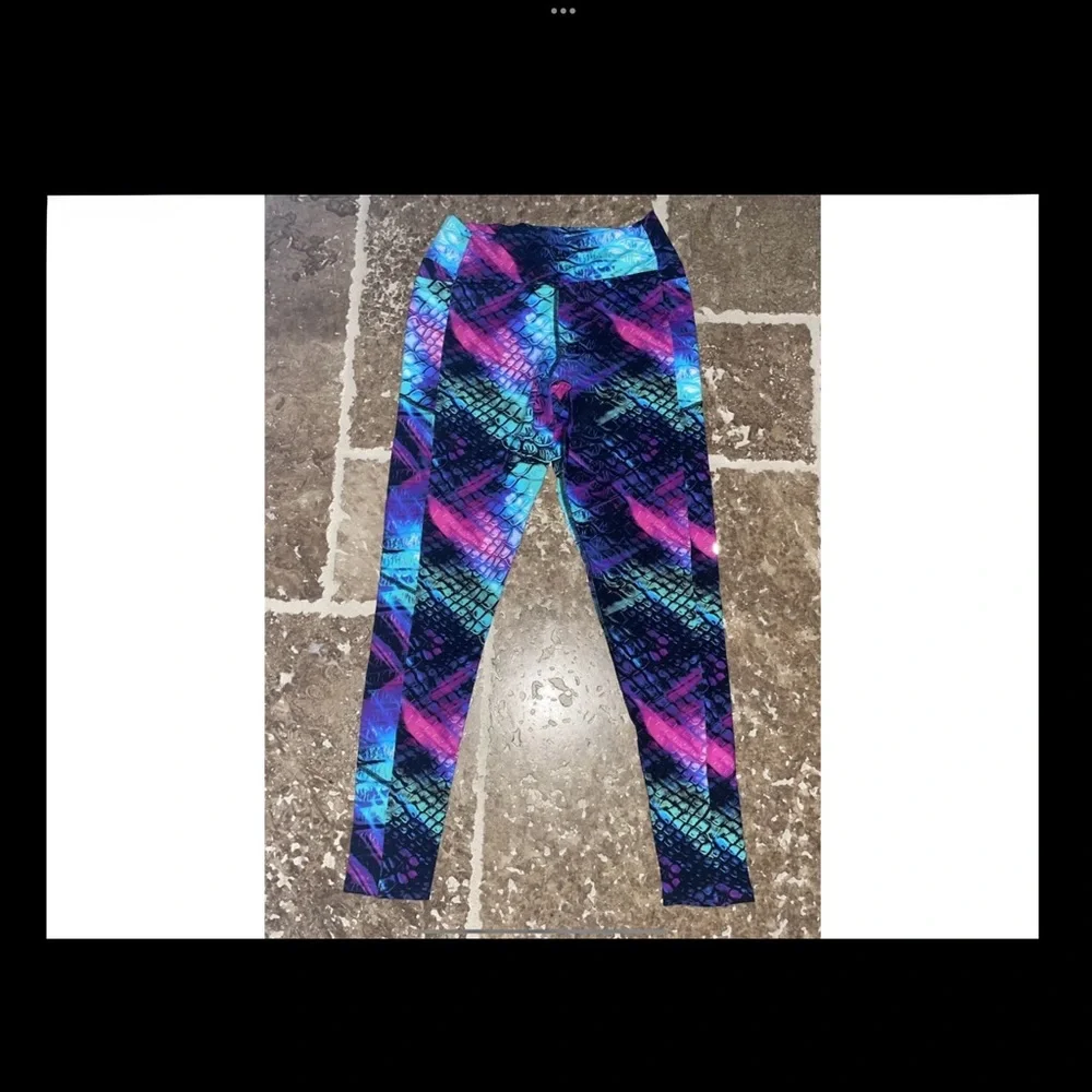Dona Jo women’s size large multicolored  athletic leggings - Picture 2 of 3